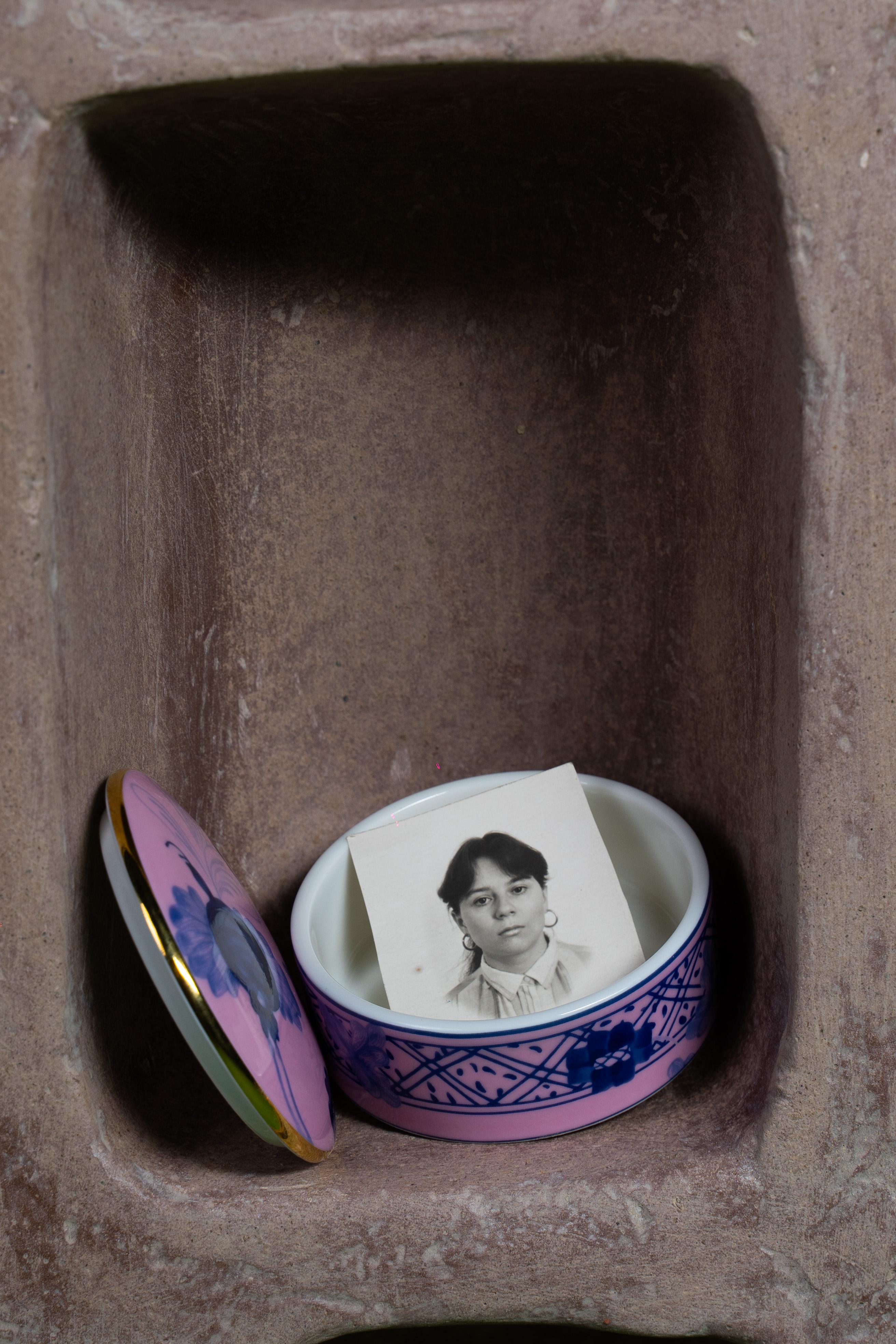 Close-up on a trinket box in one of the Datecrete Vessel slots.